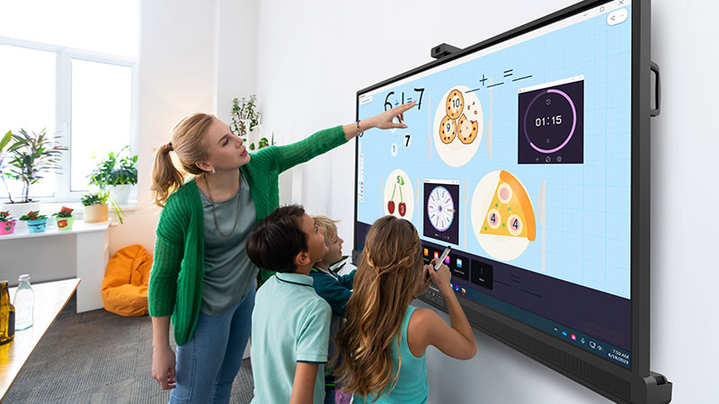 3715821 Promethean Showcase M4